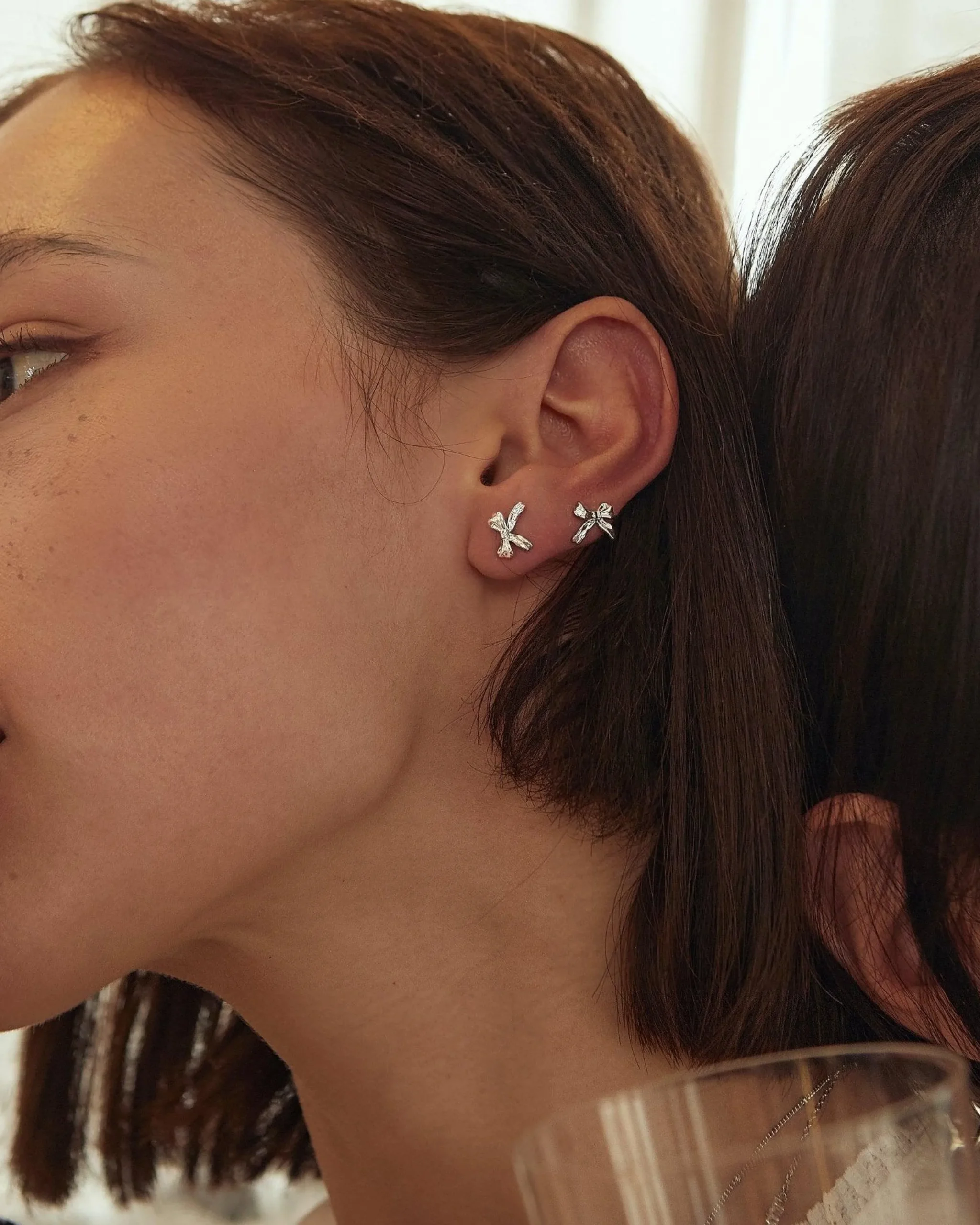 Boucles d'Oreilles À Tige En Ruban Argenté