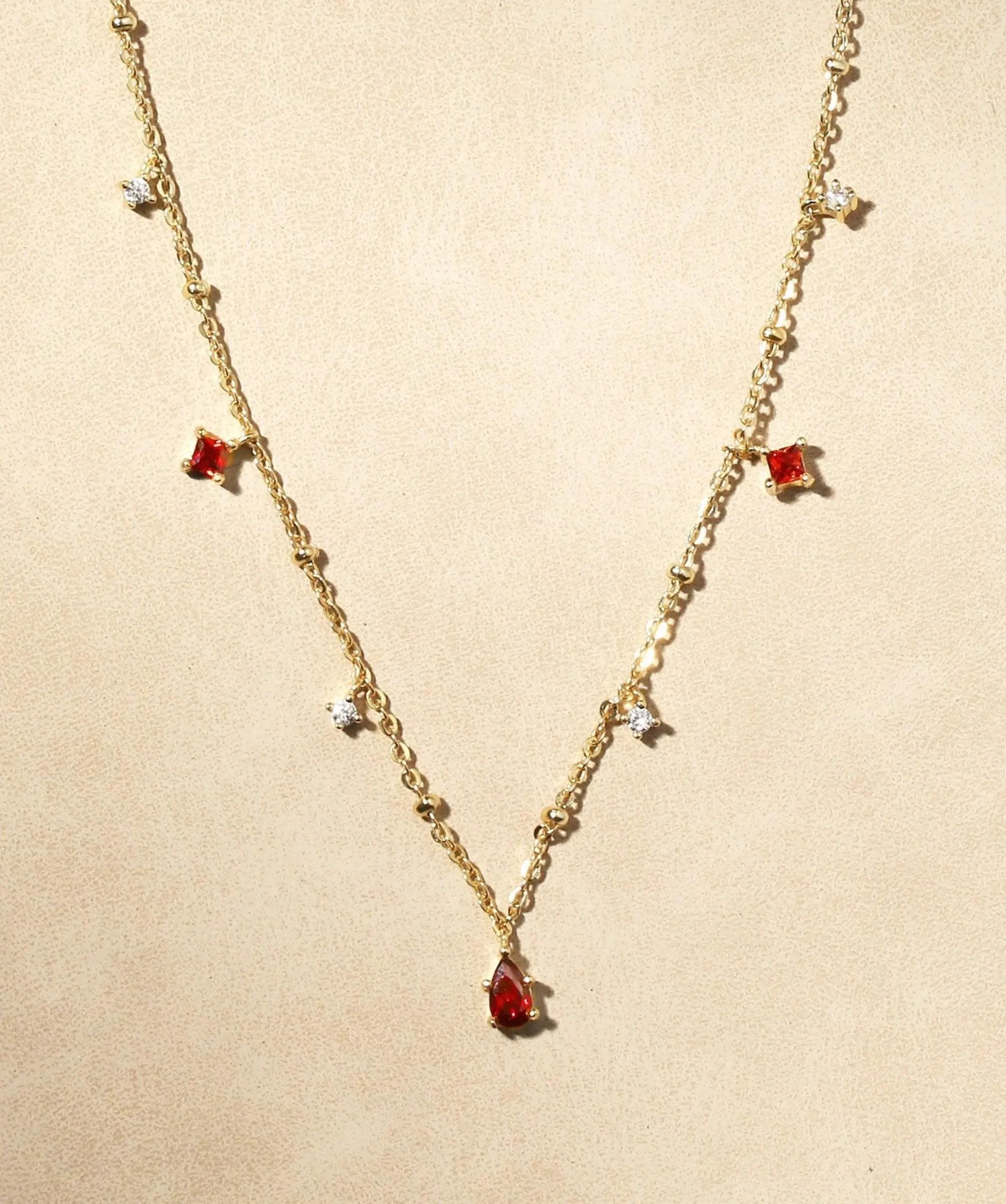 Collier Elysée En Rouge Grenat