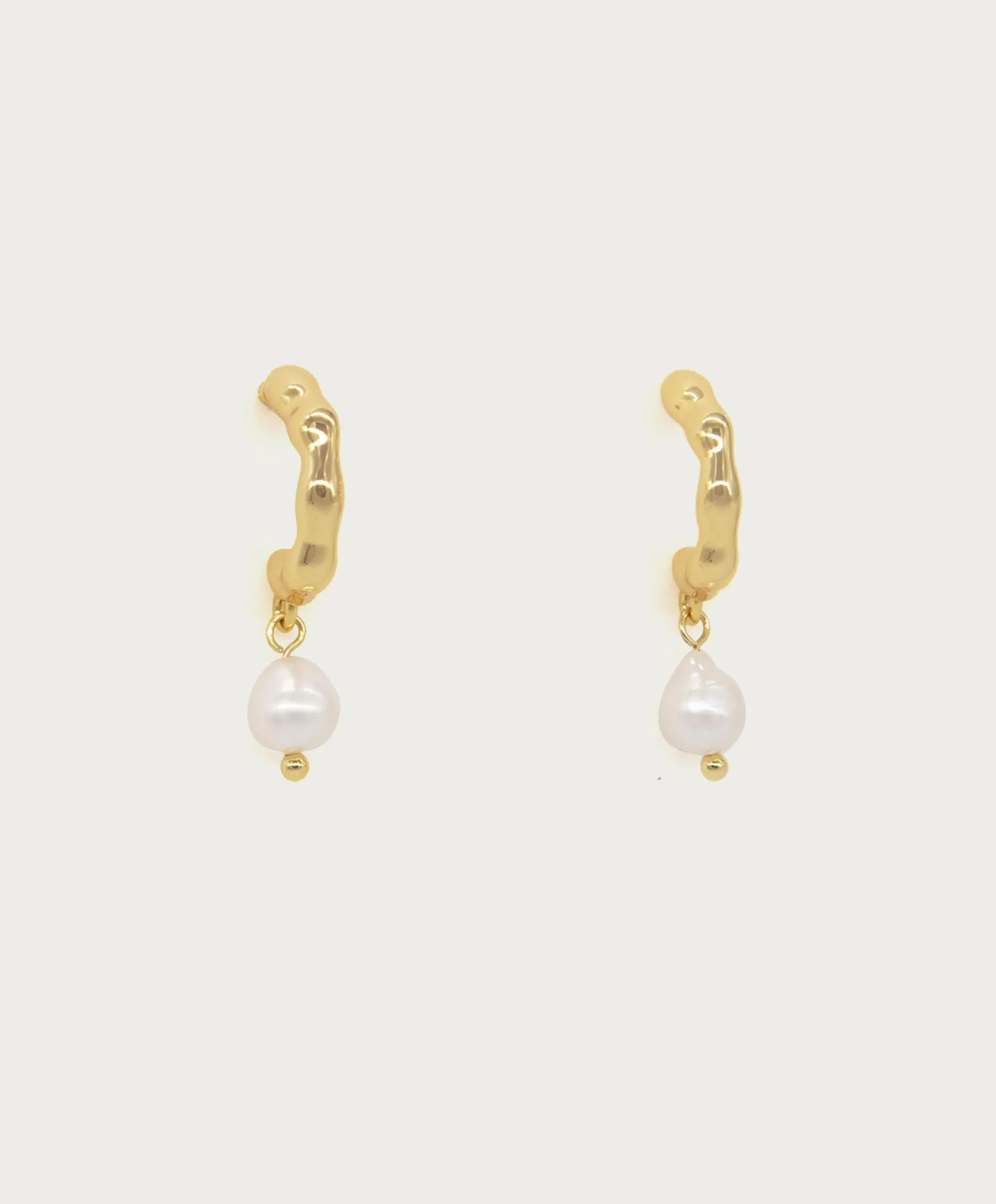 Les Boucles d'Oreilles Essentielles