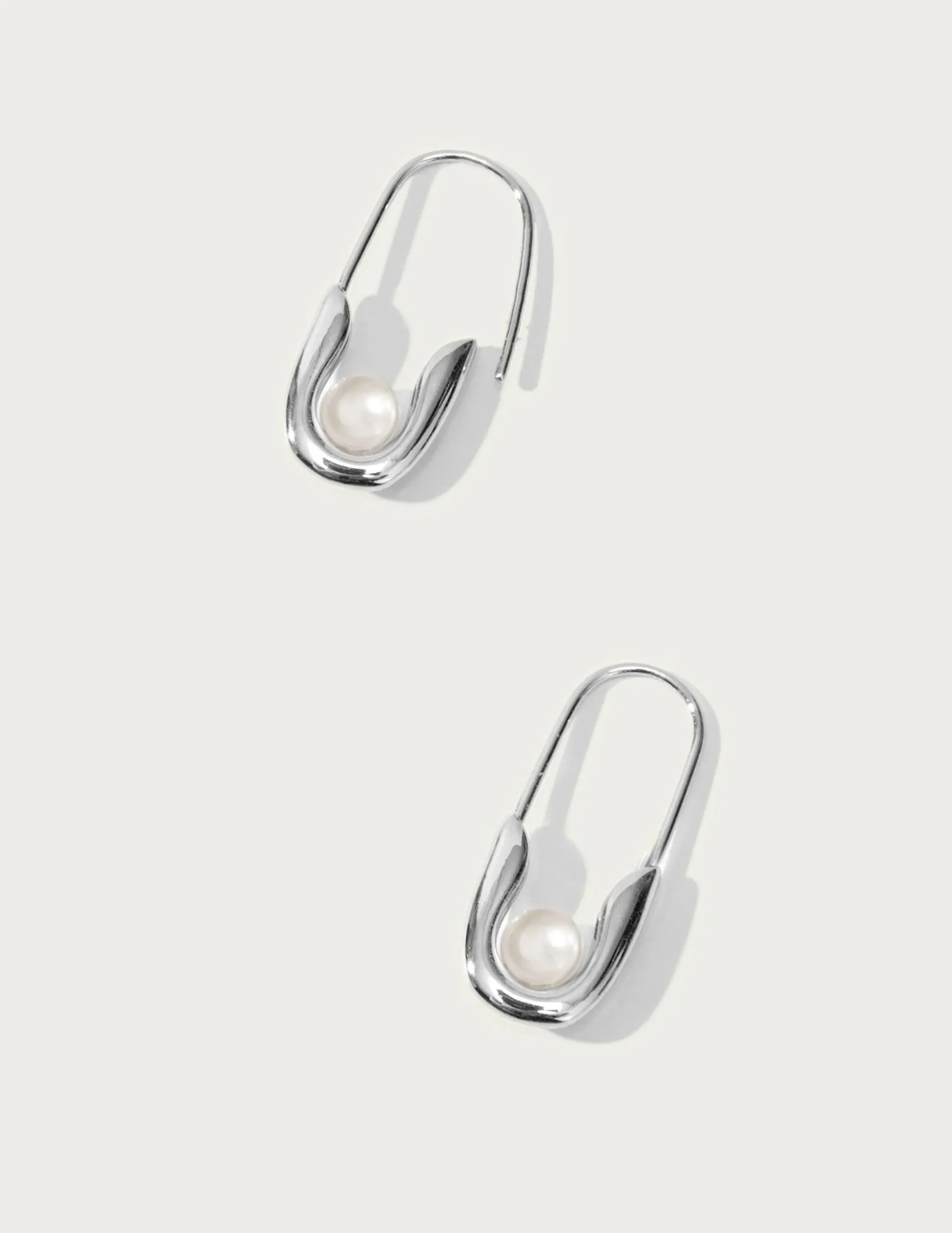 Petites Boucles d'Oreilles Épingles de Sûreté Argentées